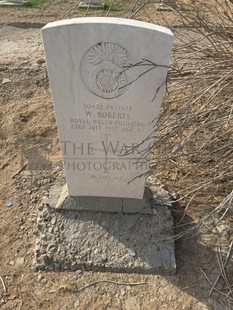 BAGHDAD (NORTH GATE) WAR CEMETERY - ROBERTS, W